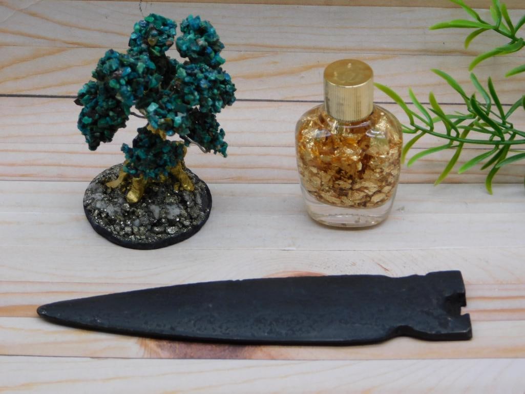 MIXED LOT ROCK STONE LAPIDARY SPECIMEN: MIXED LOT ROCK STONE LAPIDARY SPECIMEN — Part of our Discover Hidden Harbor, Crystals and Gems auction at HATMAN'S Auctions! Please see photos for measurements and condition. YES, we have in-house