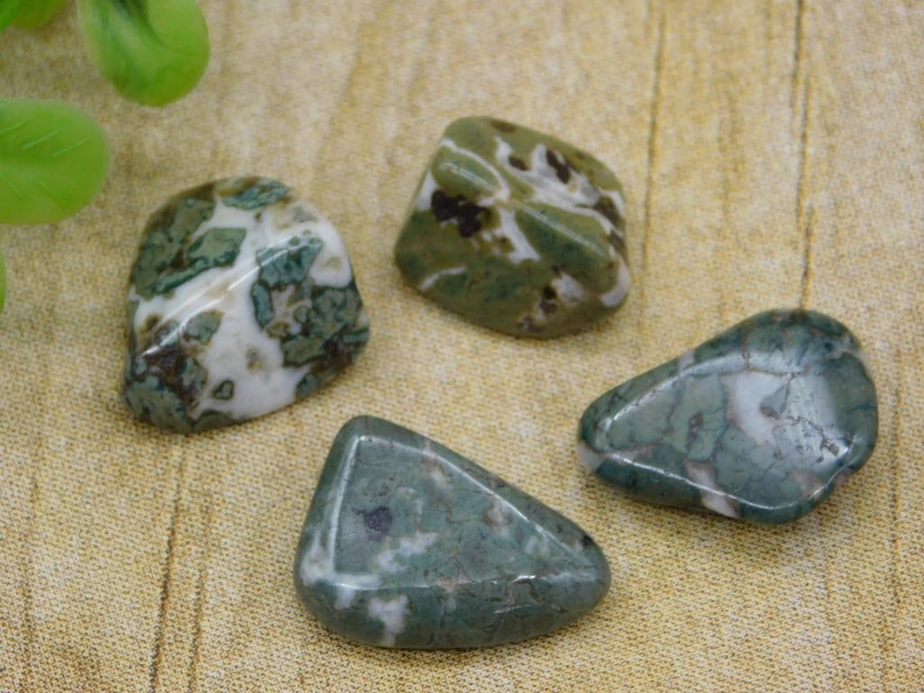 CAMOFLAUGE AGATE ROCK STONE LAPIDARY SPECIMEN: CAMOFLAUGE AGATE ROCK STONE LAPIDARY SPECIMEN — Part of our Discover Hidden Harbor, Crystals and Gems auction at HATMAN'S Auctions! Please see photos for measurements and condition. YES, we have in-