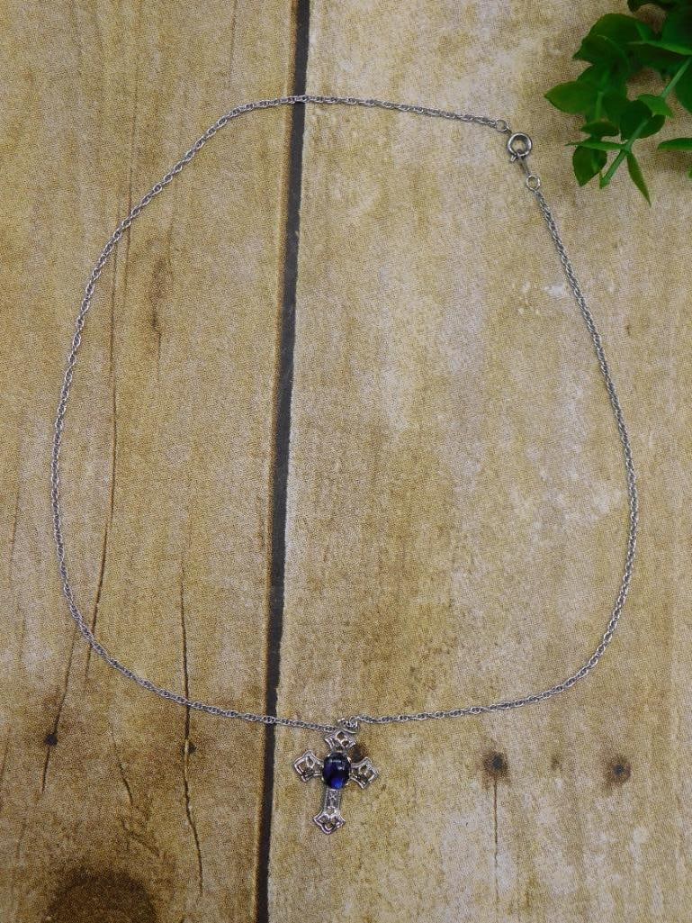 GENUINE STONE PENDANT ON CHAIN NECKLACE ROCK STONE LAPIDARY SPECIMEN: GENUINE STONE PENDANT ON CHAIN NECKLACE ROCK STONE LAPIDARY SPECIMEN — Part of our Discover Hidden Harbor, Crystals and Gems auction at HATMAN'S Auctions! Please see photos for measurements and