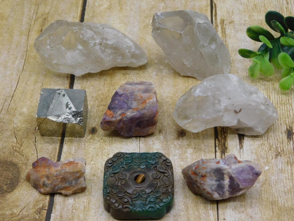 MIXED LOT ROCK STONE LAPIDARY SPECIMEN: MIXED LOT ROCK STONE LAPIDARY SPECIMEN — Part of our Discover Hidden Harbor, Crystals and Gems auction at HATMAN'S Auctions! Please see photos for measurements and condition. YES, we have in-house