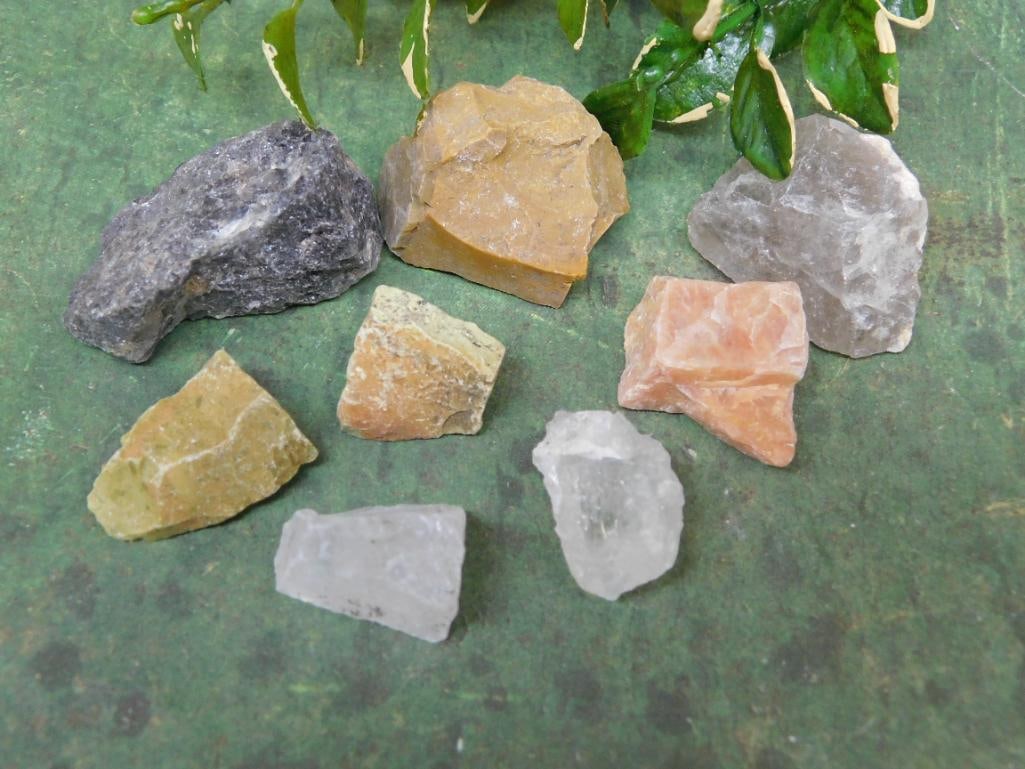 MIXED LOT ROCK STONE LAPIDARY SPECIMEN: MIXED LOT ROCK STONE LAPIDARY SPECIMEN — Part of our Discover Hidden Harbor, Crystals and Gems auction at HATMAN'S Auctions! Please see photos for measurements and condition. YES, we have in-house s
