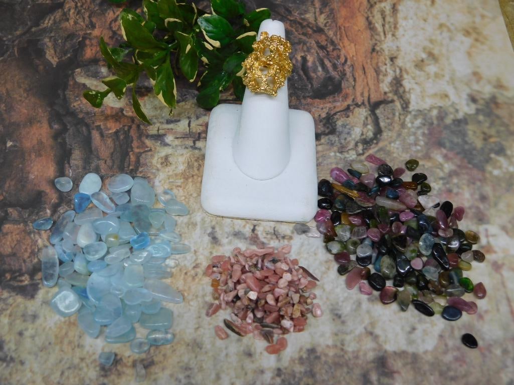 MIXED LOT ROCK STONE LAPIDARY SPECIMEN: MIXED LOT ROCK STONE LAPIDARY SPECIMEN — Part of our Discover Hidden Harbor, Crystals and Gems auction at HATMAN'S Auctions! Please see photos for measurements and condition. YES, we have in-house s