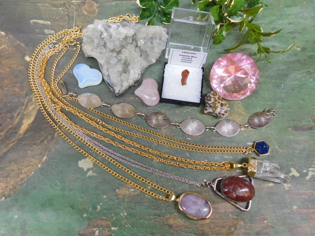 MIXED JEWELRY LOT ROCK STONE LAPIDARY SPECIMEN: MIXED JEWELRY LOT ROCK STONE LAPIDARY SPECIMEN — Part of our Discover Hidden Harbor, Crystals and Gems auction at HATMAN'S Auctions! Please see photos for measurements and condition. YES, we have