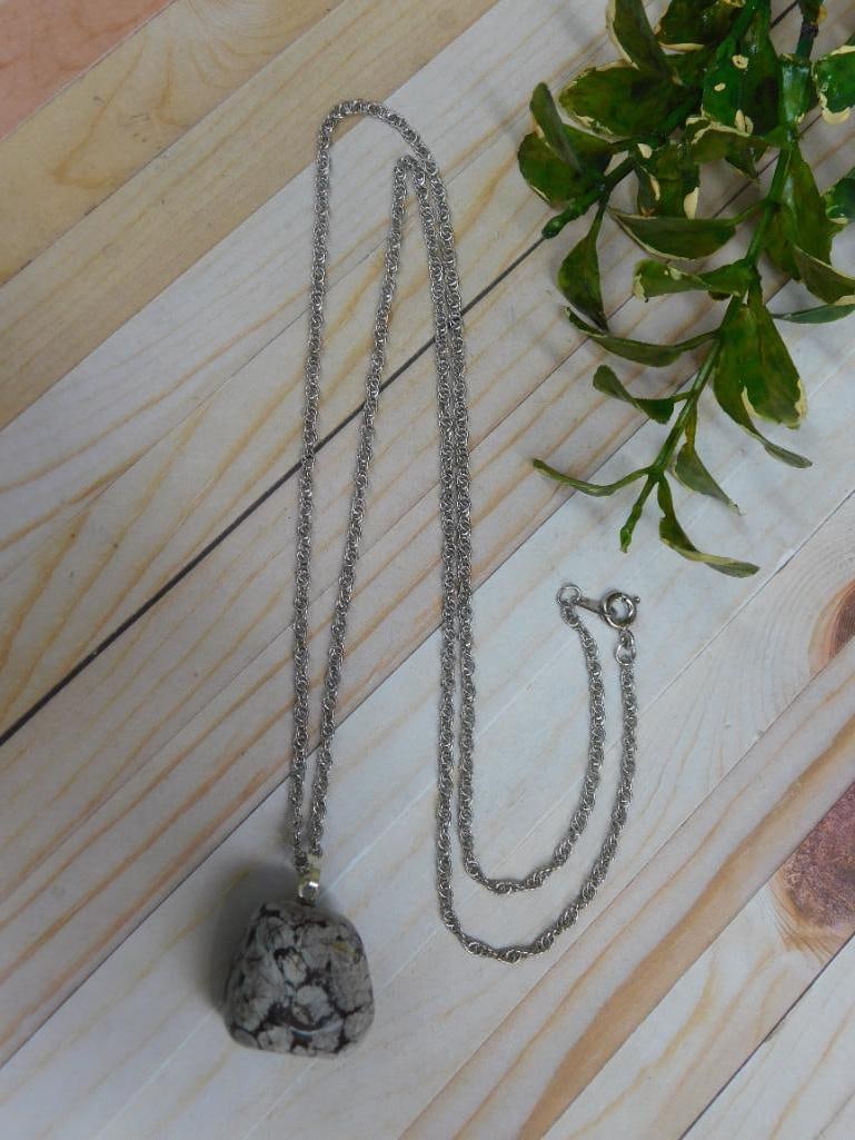 GENUINE STONE PENDANT ON CHAIN NECKLACE ROCK STONE LAPIDARY SPECIMEN: GENUINE STONE PENDANT ON CHAIN NECKLACE ROCK STONE LAPIDARY SPECIMEN — Part of our Discover Hidden Harbor, Crystals and Gems auction at HATMAN'S Auctions! Please see photos for measurements and
