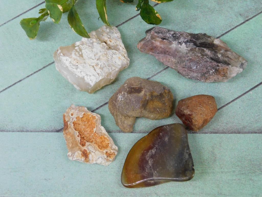 MIXED LOT ROCK STONE LAPIDARY SPECIMEN: MIXED LOT ROCK STONE LAPIDARY SPECIMEN — Part of our Discover Hidden Harbor, Crystals and Gems auction at HATMAN'S Auctions! Please see photos for measurements and condition. YES, we have in-house s