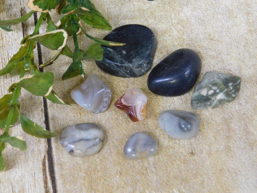 MIXED LOT ROCK STONE LAPIDARY SPECIMEN: MIXED LOT ROCK STONE LAPIDARY SPECIMEN — Part of our Discover Hidden Harbor, Crystals and Gems auction at HATMAN'S Auctions! Please see photos for measurements and condition. YES, we have in-house