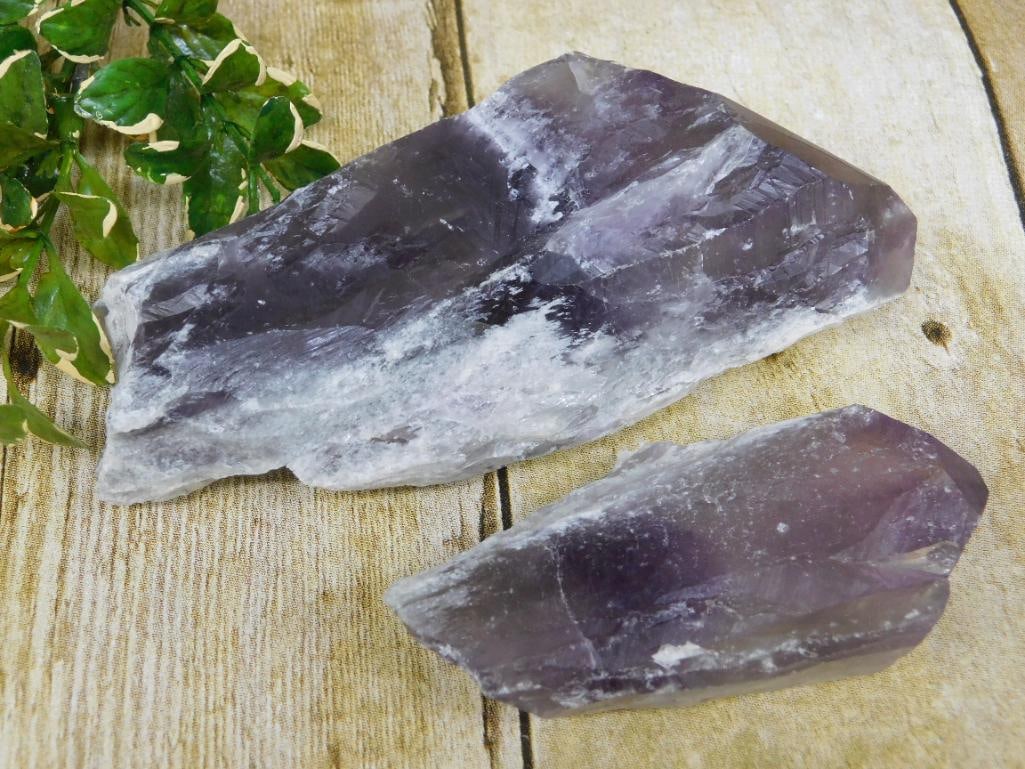 AMETHYST SCEPTER ROCK STONE LAPIDARY SPECIMEN: AMETHYST SCEPTER ROCK STONE LAPIDARY SPECIMEN — Part of our Discover Hidden Harbor, Crystals and Gems auction at HATMAN'S Auctions! Please see photos for measurements and condition. YES, we have in-