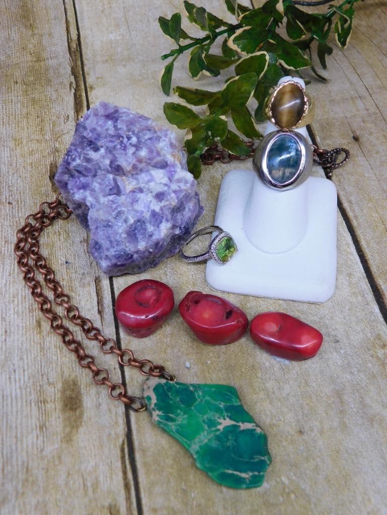 MIXED JEWELRY LOT ROCK STONE LAPIDARY SPECIMEN: MIXED JEWELRY LOT ROCK STONE LAPIDARY SPECIMEN — Part of our Discover Hidden Harbor, Crystals and Gems auction at HATMAN'S Auctions! Please see photos for measurements and condition. YES, we have