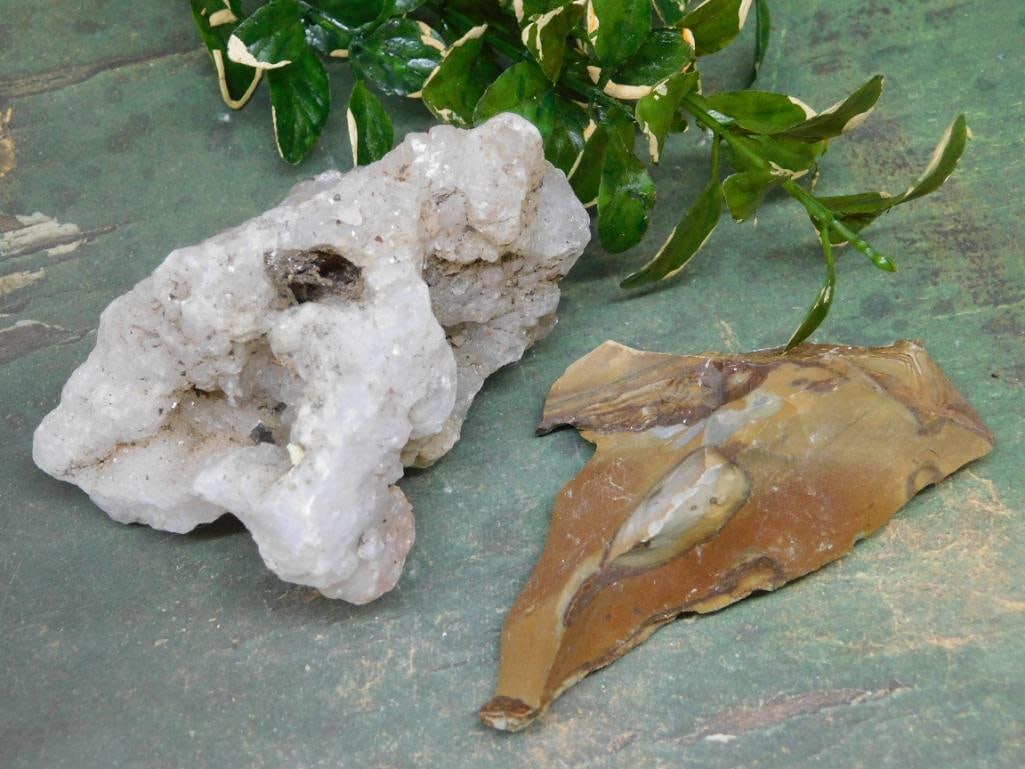 MIXED LOT ROCK STONE LAPIDARY SPECIMEN: MIXED LOT ROCK STONE LAPIDARY SPECIMEN — Part of our Discover Hidden Harbor, Crystals and Gems auction at HATMAN'S Auctions! Please see photos for measurements and condition. YES, we have in-house s