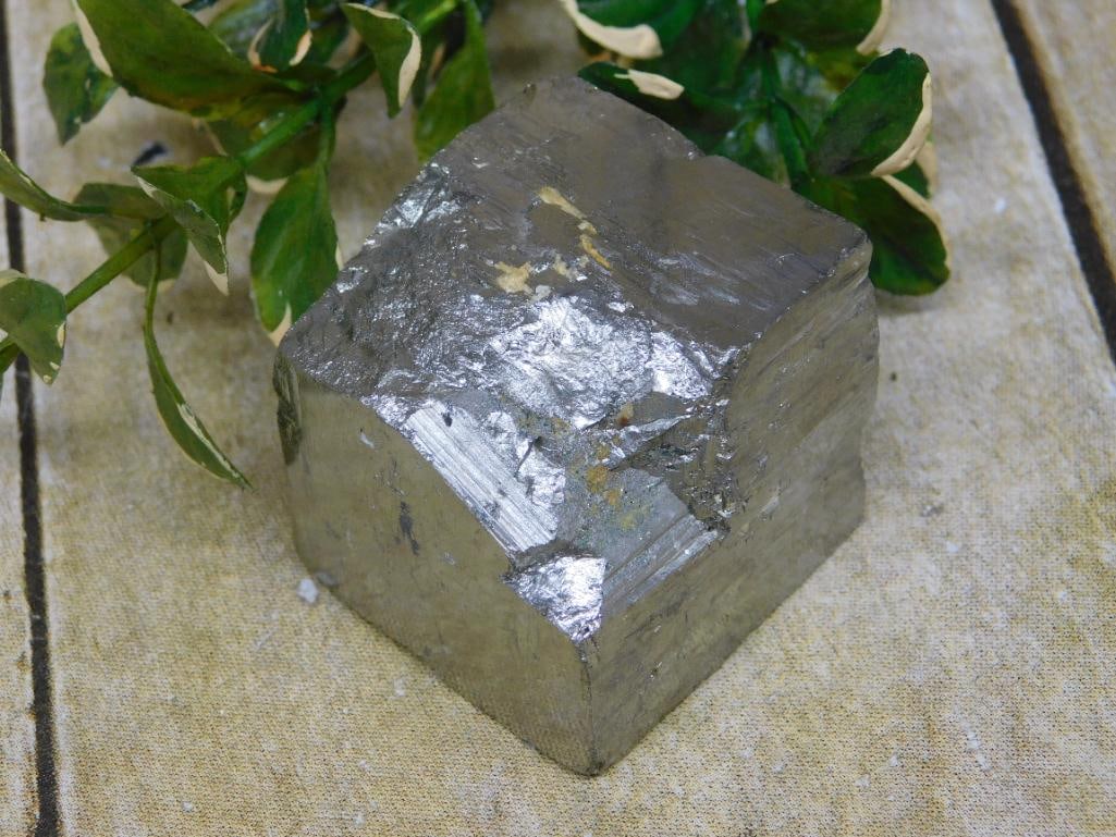 NATURAL FORMATION PYRITE CUBE ROCK STONE LAPIDARY SPECIMEN (1 of 2)