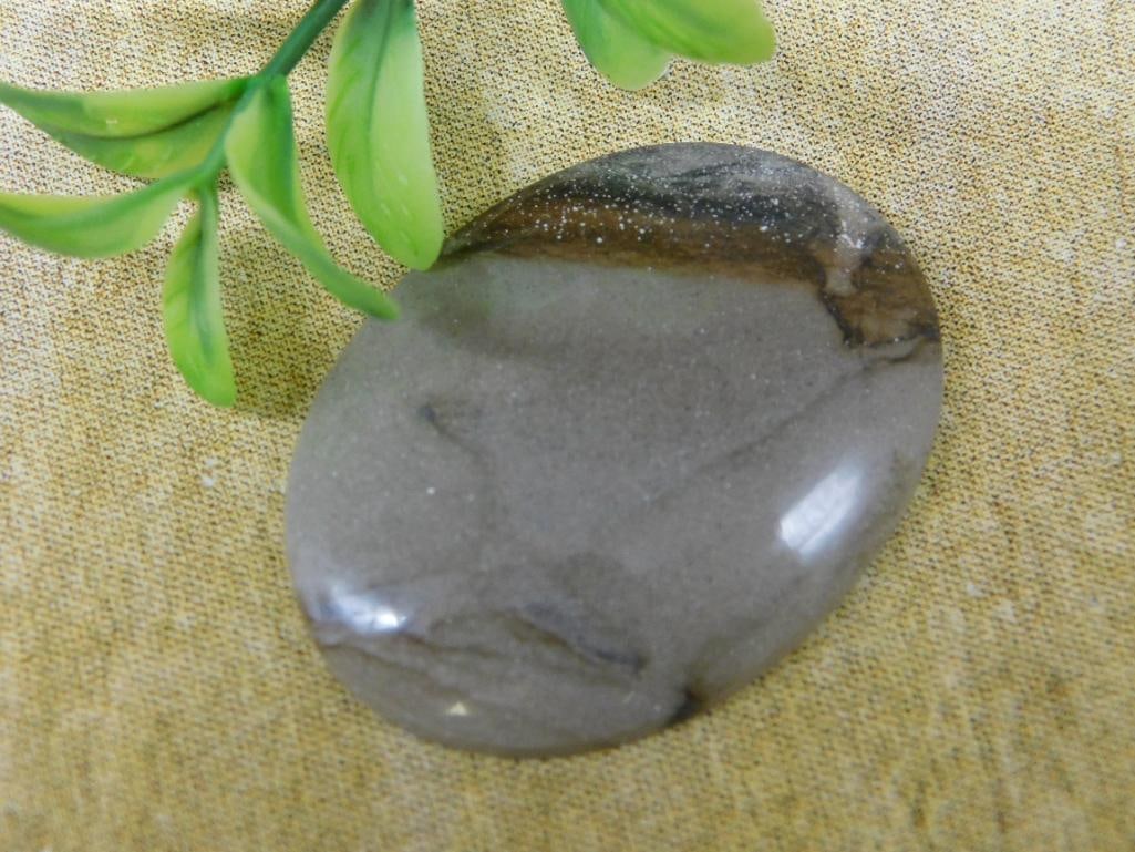 JASPER CABOCHON ROCK STONE LAPIDARY SPECIMEN: JASPER CABOCHON ROCK STONE LAPIDARY SPECIMEN — Part of our Discover Hidden Harbor, Crystals and Gems auction at HATMAN'S Auctions! Please see photos for measurements and condition. YES, we have