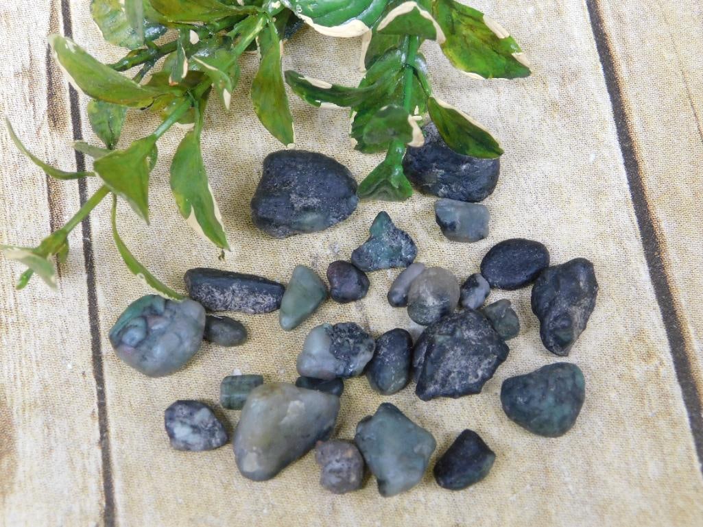 ROUGH EMERALD ROCK STONE LAPIDARY SPECIMEN: ROUGH EMERALD ROCK STONE LAPIDARY SPECIMEN — Part of our Discover Hidden Harbor, Crystals and Gems auction at HATMAN'S Auctions! Please see photos for measurements and condition. YES, we have