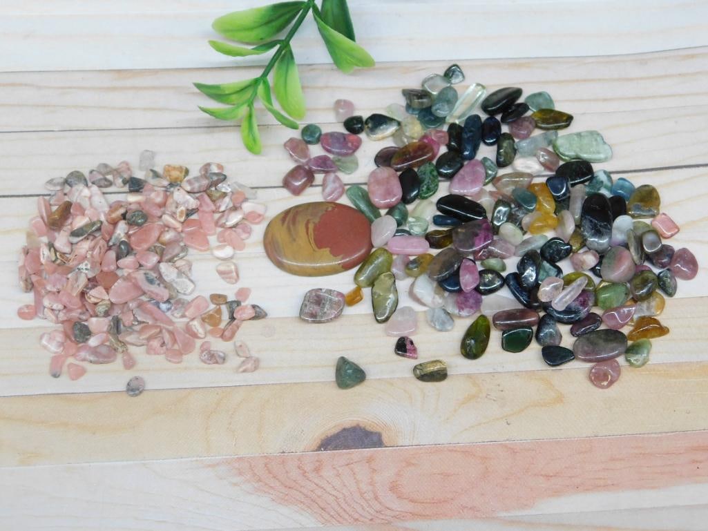 MIXED LOT ROCK STONE LAPIDARY SPECIMEN: MIXED LOT ROCK STONE LAPIDARY SPECIMEN — Part of our Discover Hidden Harbor, Crystals and Gems auction at HATMAN'S Auctions! Please see photos for measurements and condition. YES, we have in-house s