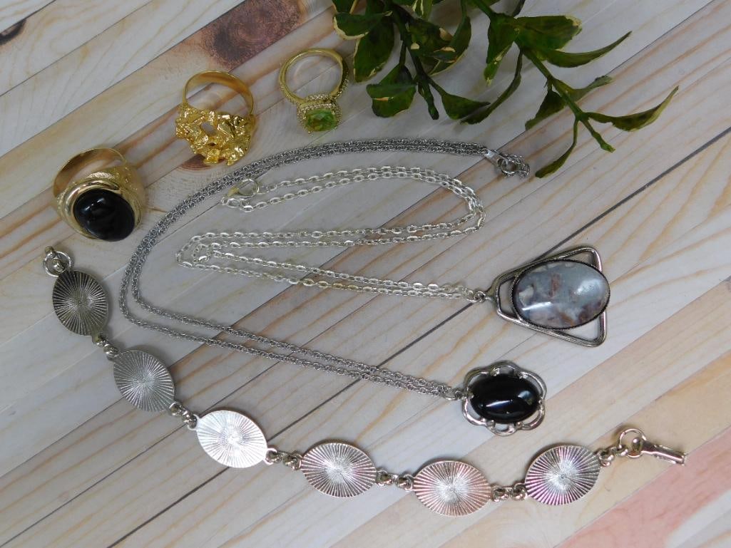 MIXED JEWELRY LOT ROCK STONE LAPIDARY SPECIMEN: MIXED JEWELRY LOT ROCK STONE LAPIDARY SPECIMEN — Part of our Discover Hidden Harbor, Crystals and Gems auction at HATMAN'S Auctions! Please see photos for measurements and condition. YES, we have