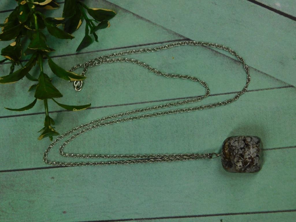 GENUINE STONE PENDANT ON CHAIN NECKLACE ROCK STONE LAPIDARY SPECIMEN: GENUINE STONE PENDANT ON CHAIN NECKLACE ROCK STONE LAPIDARY SPECIMEN — Part of our Discover Hidden Harbor, Crystals and Gems auction at HATMAN'S Auctions! Please see photos for measurements and