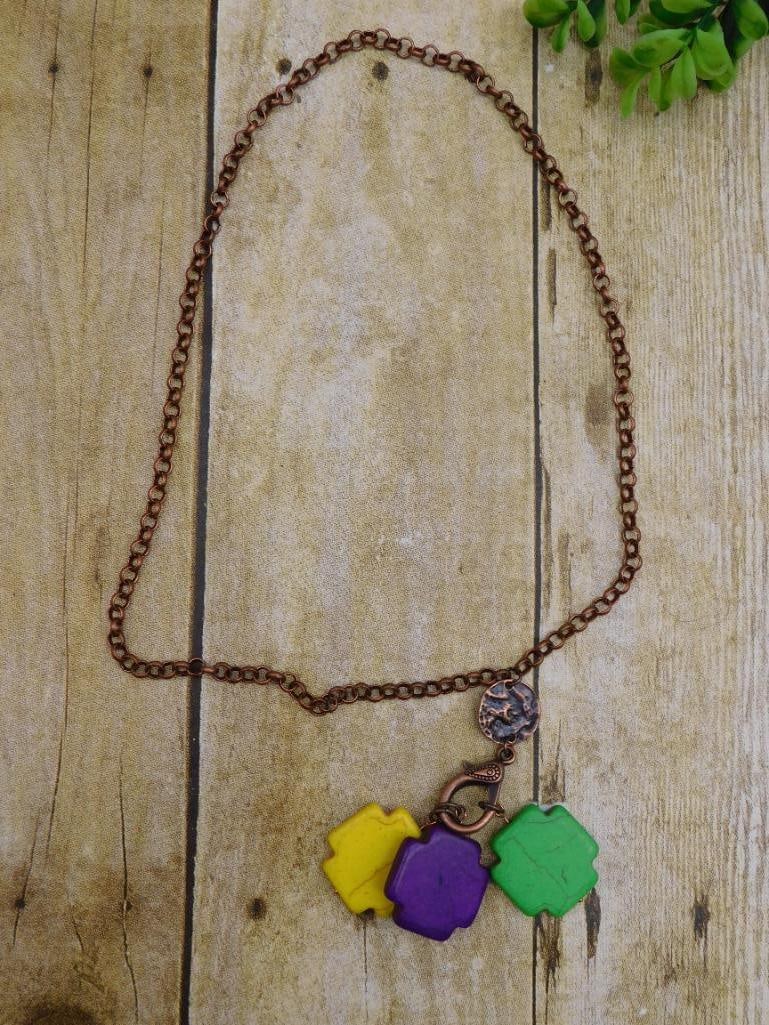 GENUINE STONE NECKLACE ROCK STONE LAPIDARY SPECIMEN: GENUINE STONE NECKLACE ROCK STONE LAPIDARY SPECIMEN — Part of our Discover Hidden Harbor, Crystals and Gems auction at HATMAN'S Auctions! Please see photos for measurements and condition. YES, we ha