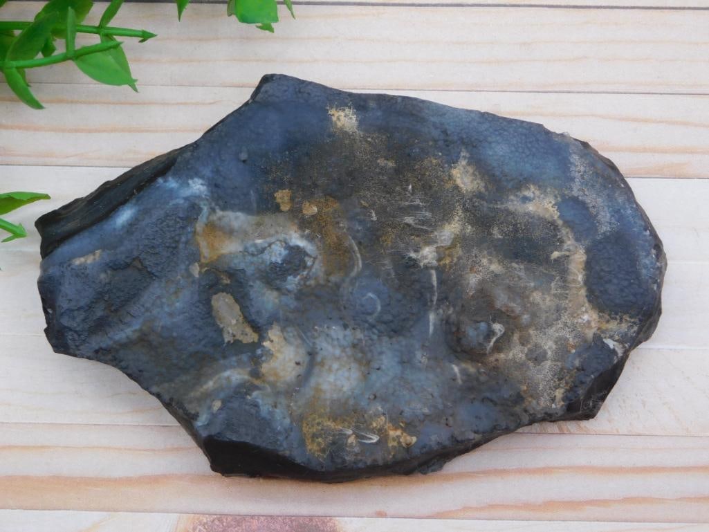 ROCK STONE LAPIDARY SPECIMEN: ROCK STONE LAPIDARY SPECIMEN — Part of our Discover Hidden Harbor, Crystals and Gems auction at HATMAN'S Auctions! Please see photos for measurements and condition. YES, we have in-house shipping!