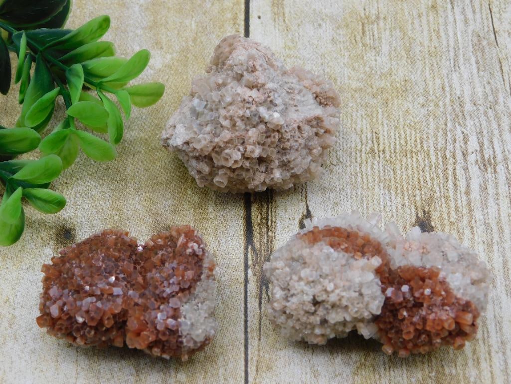 ARAGONITE ROCK STONE LAPIDARY SPECIMEN: ARAGONITE ROCK STONE LAPIDARY SPECIMEN — Part of our Discover Hidden Harbor, Crystals and Gems auction at HATMAN'S Auctions! Please see photos for measurements and condition. YES, we have in-house s