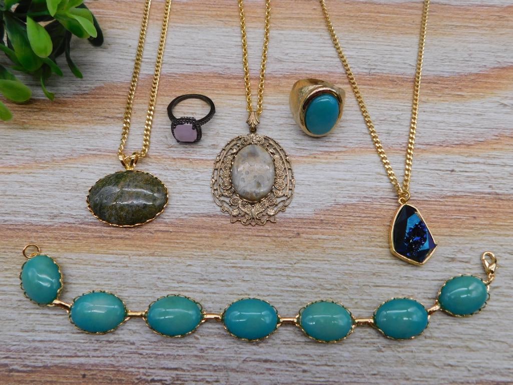 MIXED JEWELRY LOT ROCK STONE LAPIDARY SPECIMEN: MIXED JEWELRY LOT ROCK STONE LAPIDARY SPECIMEN — Part of our Discover Hidden Harbor, Crystals and Gems auction at HATMAN'S Auctions! Please see photos for measurements and condition. YES, we have