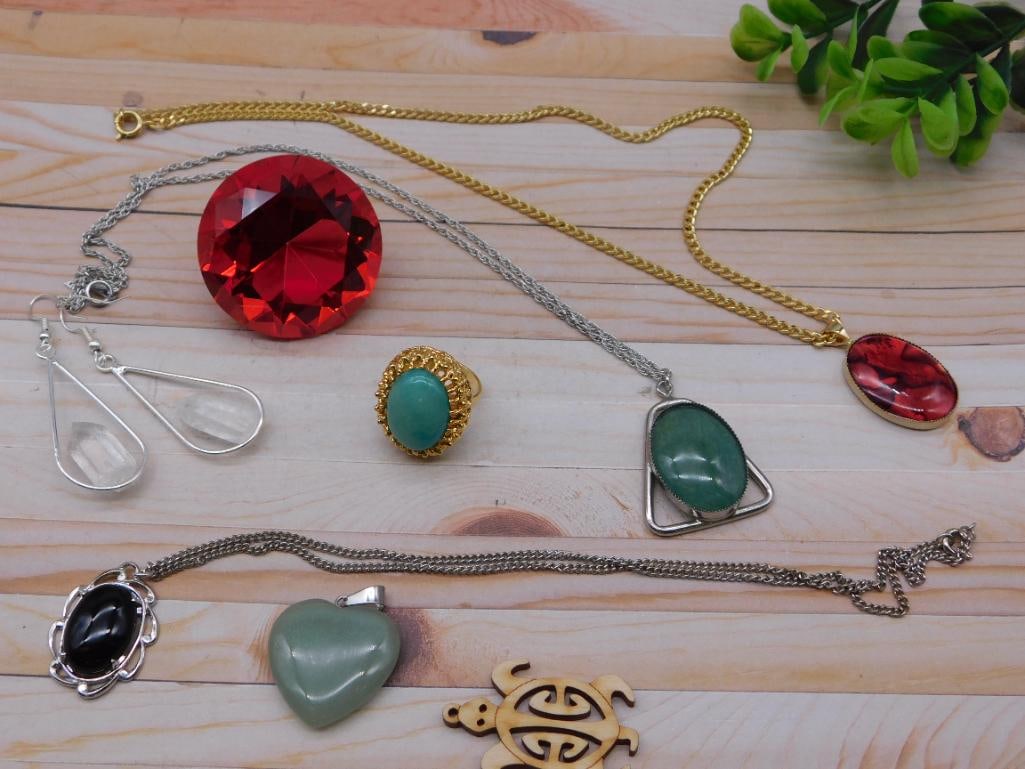 MIXED JEWELRY LOT ROCK STONE LAPIDARY SPECIMEN: MIXED JEWELRY LOT ROCK STONE LAPIDARY SPECIMEN — Part of our Discover Hidden Harbor, Crystals and Gems auction at HATMAN'S Auctions! Please see photos for measurements and condition. YES, we have