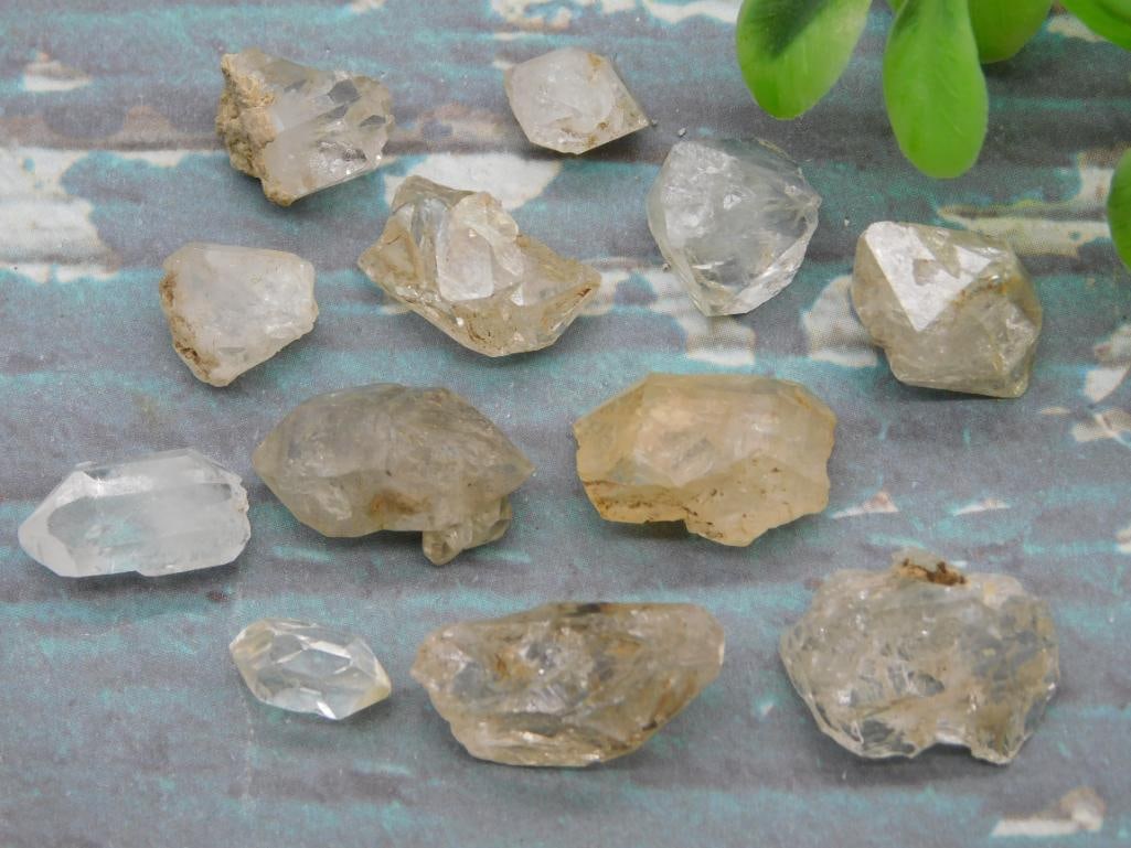 HERKIMER DIAMONDS ROCK STONE LAPIDARY SPECIMEN: HERKIMER DIAMONDS ROCK STONE LAPIDARY SPECIMEN — Part of our Discover Hidden Harbor, Crystals and Gems auction at HATMAN'S Auctions! Please see photos for measurements and condition. YES, we have in