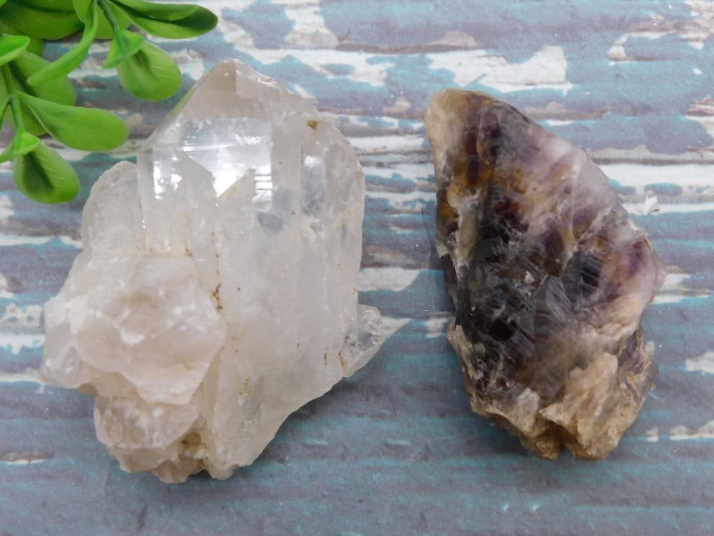 MIXED LOT ROCK STONE LAPIDARY SPECIMEN: MIXED LOT ROCK STONE LAPIDARY SPECIMEN — Part of our Discover Hidden Harbor, Crystals and Gems auction at HATMAN'S Auctions! Please see photos for measurements and condition. YES, we have in-house