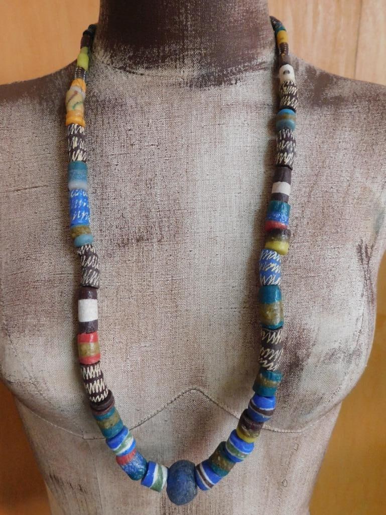 HAND PAINTED AFRICAN TRADE BEAD NECKLACE: HAND PAINTED AFRICAN TRADE BEAD NECKLACE — Part of our Discover Hidden Harbor, Crystals and Gems auction at HATMAN'S Auctions! Please see photos for measurements and condition. YES, we have