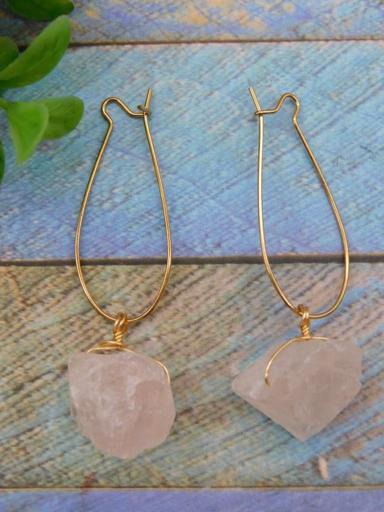 STONE EARRINGS ROCK STONE LAPIDARY SPECIMEN: STONE EARRINGS ROCK STONE LAPIDARY SPECIMEN — Part of our Discover Hidden Harbor, Crystals and Gems auction at HATMAN'S Auctions! Please see photos for measurements and condition. YES, we have