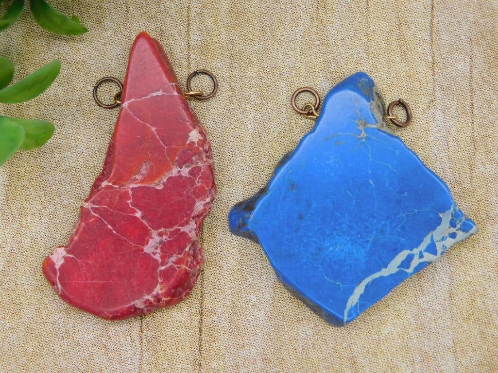 IMPRESSION JASPER PENDANTS ROCK STONE LAPIDARY SPECIMEN: IMPRESSION JASPER PENDANTS ROCK STONE LAPIDARY SPECIMEN — Part of our Discover Hidden Harbor, Crystals and Gems auction at HATMAN'S Auctions! Please see photos for measurements and condition. YES, w