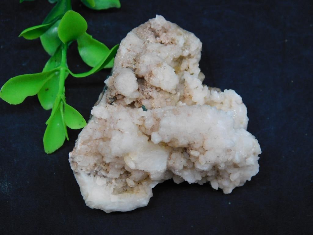 ROCK STONE LAPIDARY SPECIMEN: ROCK STONE LAPIDARY SPECIMEN — Part of our Discover Hidden Harbor, Crystals and Gems auction at HATMAN'S Auctions! Please see photos for measurements and condition. YES, we have in-house shipping!