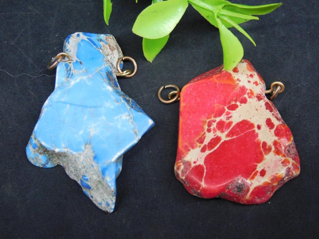 IMPRESSION JASPER PENDANTS ROCK STONE LAPIDARY SPECIMEN: IMPRESSION JASPER PENDANTS ROCK STONE LAPIDARY SPECIMEN — Part of our Discover Hidden Harbor, Crystals and Gems auction at HATMAN'S Auctions! Please see photos for measurements and condition. YES,
