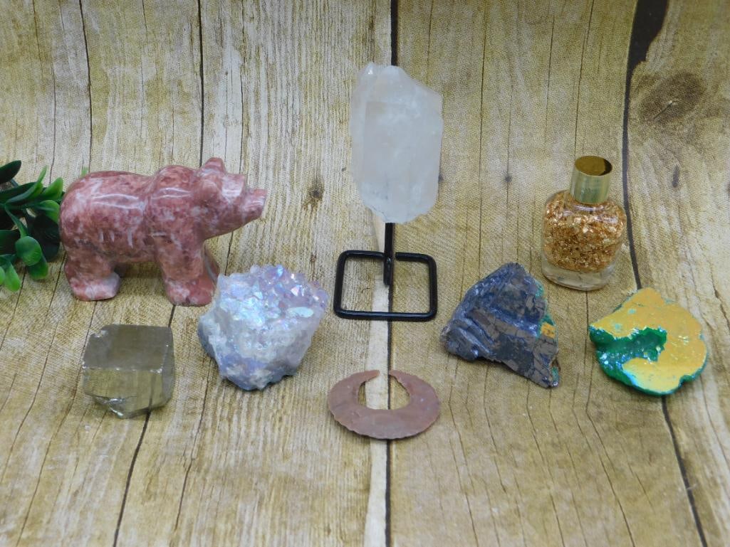 MIXED LOT ROCK STONE LAPIDARY SPECIMEN: MIXED LOT ROCK STONE LAPIDARY SPECIMEN — Part of our Discover Hidden Harbor, Crystals and Gems auction at HATMAN'S Auctions! Please see photos for measurements and condition. YES, we have in-house