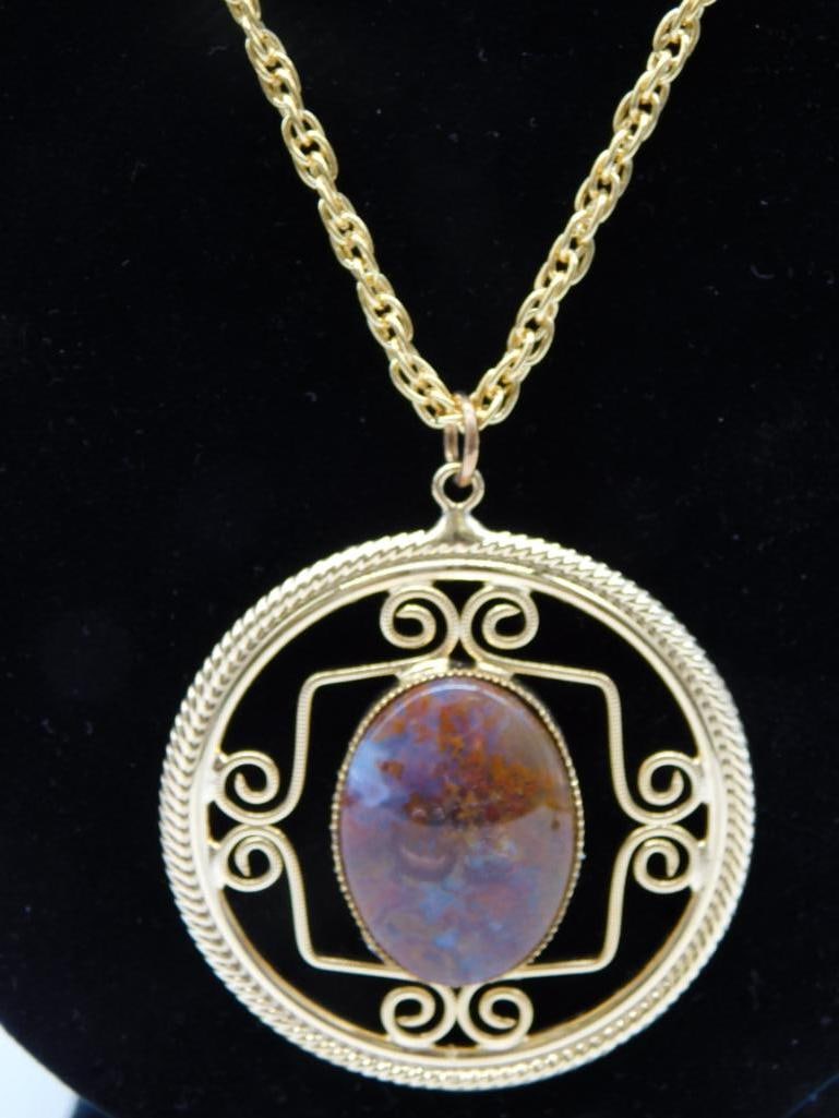 GENUINE STONE PENDANT ON CHAIN NECKLACE ROCK STONE LAPIDARY SPECIMEN: GENUINE STONE PENDANT ON CHAIN NECKLACE ROCK STONE LAPIDARY SPECIMEN — Part of our Discover Hidden Harbor, Crystals and Gems auction at HATMAN'S Auctions! Please see photos for measurements and cond