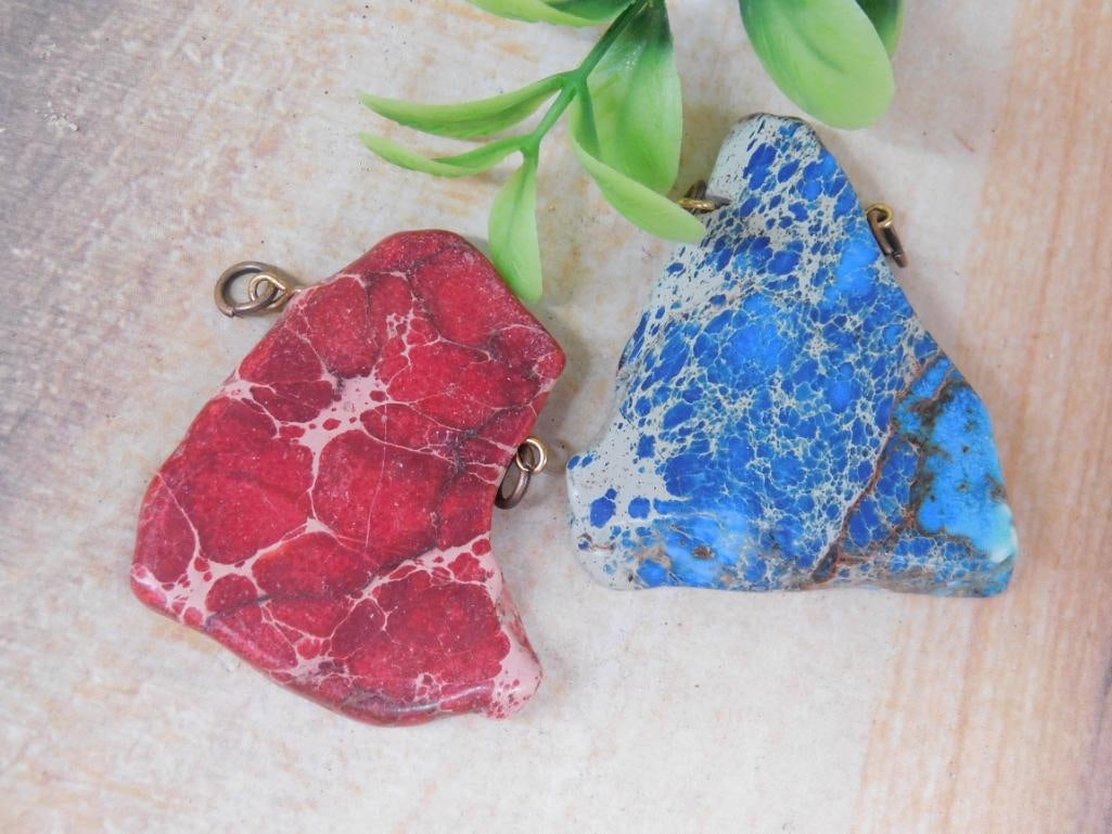 IMPRESSION JASPER PENDANTS ROCK STONE LAPIDARY SPECIMEN: IMPRESSION JASPER PENDANTS ROCK STONE LAPIDARY SPECIMEN — Part of our Discover Hidden Harbor, Crystals and Gems auction at HATMAN'S Auctions! Please see photos for measurements and condition. YES, w