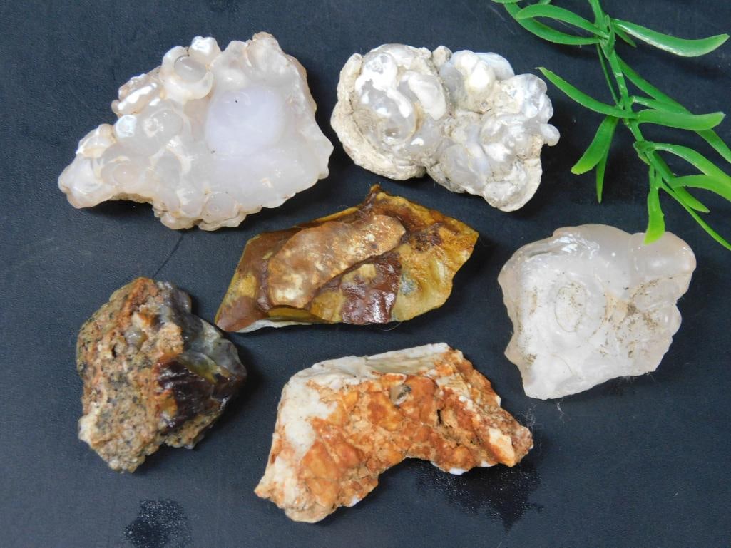 MIXED ROUGH LOT ROCK STONE LAPIDARY SPECIMEN: MIXED ROUGH LOT ROCK STONE LAPIDARY SPECIMEN — Part of our Discover Hidden Harbor, Crystals and Gems auction at HATMAN'S Auctions! Please see photos for measurements and condition. YES, we have in-h