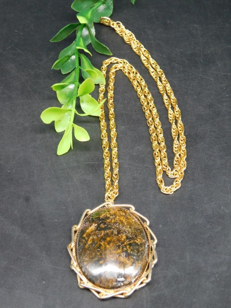 GENUINE STONE PENDANT ON CHAIN NECKLACE ROCK STONE LAPIDARY SPECIMEN: GENUINE STONE PENDANT ON CHAIN NECKLACE ROCK STONE LAPIDARY SPECIMEN — Part of our Discover Hidden Harbor, Crystals and Gems auction at HATMAN'S Auctions! Please see photos for measurements and cond
