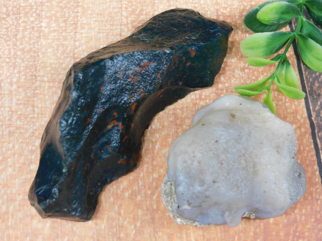 MIXED ROUGH LOT ROCK STONE LAPIDARY SPECIMEN: MIXED ROUGH LOT ROCK STONE LAPIDARY SPECIMEN — Part of our Discover Hidden Harbor, Crystals and Gems auction at HATMAN'S Auctions! Please see photos for measurements and condition. YES, we have