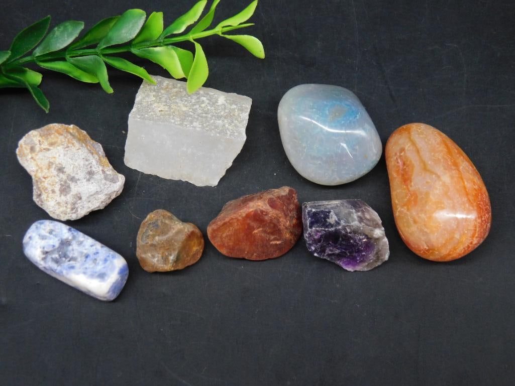MIXED LOT ROCK STONE LAPIDARY SPECIMEN: MIXED LOT ROCK STONE LAPIDARY SPECIMEN - Part of our Discover Golden Attic, Crystals and Gems auction at HATMAN'S Auctions! Please see photos for measurements and condition. YES, we have in-house