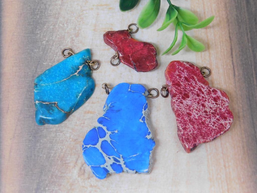 IMPRESSION JASPER PENDANTS ROCK STONE LAPIDARY SPECIMEN: IMPRESSION JASPER PENDANTS ROCK STONE LAPIDARY SPECIMEN - Part of our Discover Golden Attic, Crystals and Gems auction at HATMAN'S Auctions! Please see photos for measurements and condition. YES, we