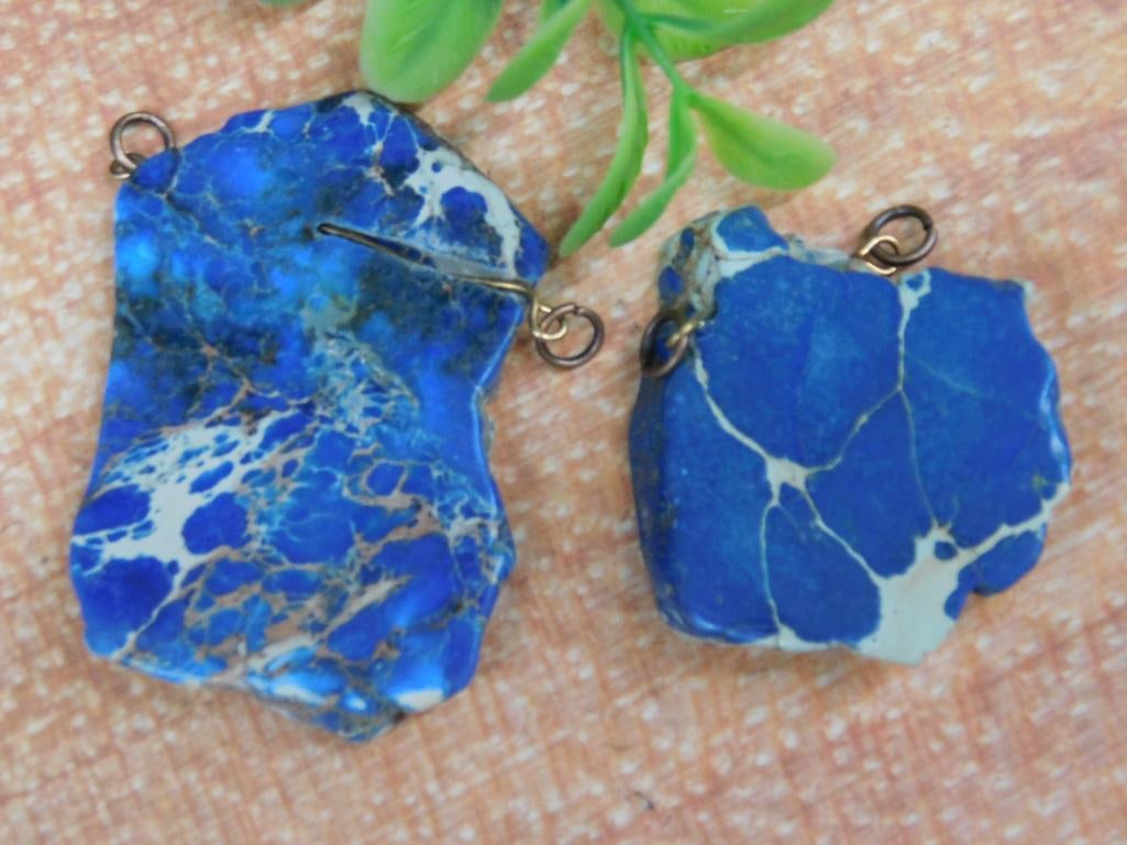 IMPRESSION JASPER PENDANTS ROCK STONE LAPIDARY SPECIMEN: IMPRESSION JASPER PENDANTS ROCK STONE LAPIDARY SPECIMEN - Part of our Discover Golden Attic, Crystals and Gems auction at HATMAN'S Auctions! Please see photos for measurements and condition. YES, we