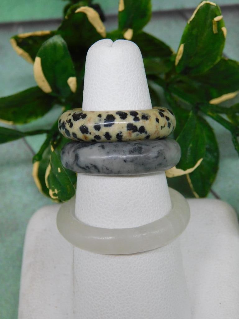 STONE RINGS ROCK STONE LAPIDARY SPECIMEN: STONE RINGS ROCK STONE LAPIDARY SPECIMEN - Part of our Discover Golden Attic, Crystals and Gems auction at HATMAN'S Auctions! Please see photos for measurements and condition. YES, we have in-house