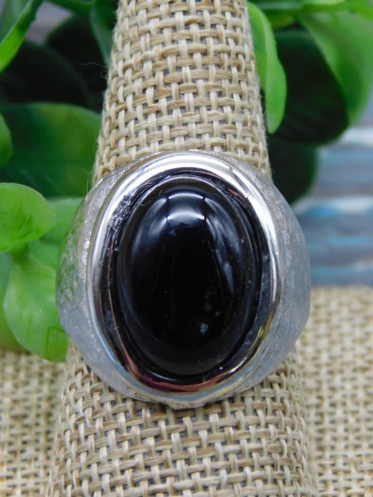 STONE RING ROCK STONE LAPIDARY SPECIMEN: STONE RING ROCK STONE LAPIDARY SPECIMEN - Part of our Discover Golden Attic, Crystals and Gems auction at HATMAN'S Auctions! Please see photos for measurements and condition. YES, we have in-house