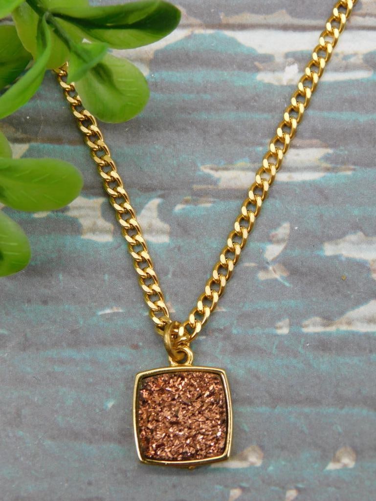 DRUZY QUARTZ NECKLACE ROCK STONE LAPIDARY SPECIMEN: DRUZY QUARTZ NECKLACE ROCK STONE LAPIDARY SPECIMEN - Part of our Discover Golden Attic, Crystals and Gems auction at HATMAN'S Auctions! Please see photos for measurements and condition. YES, we have i