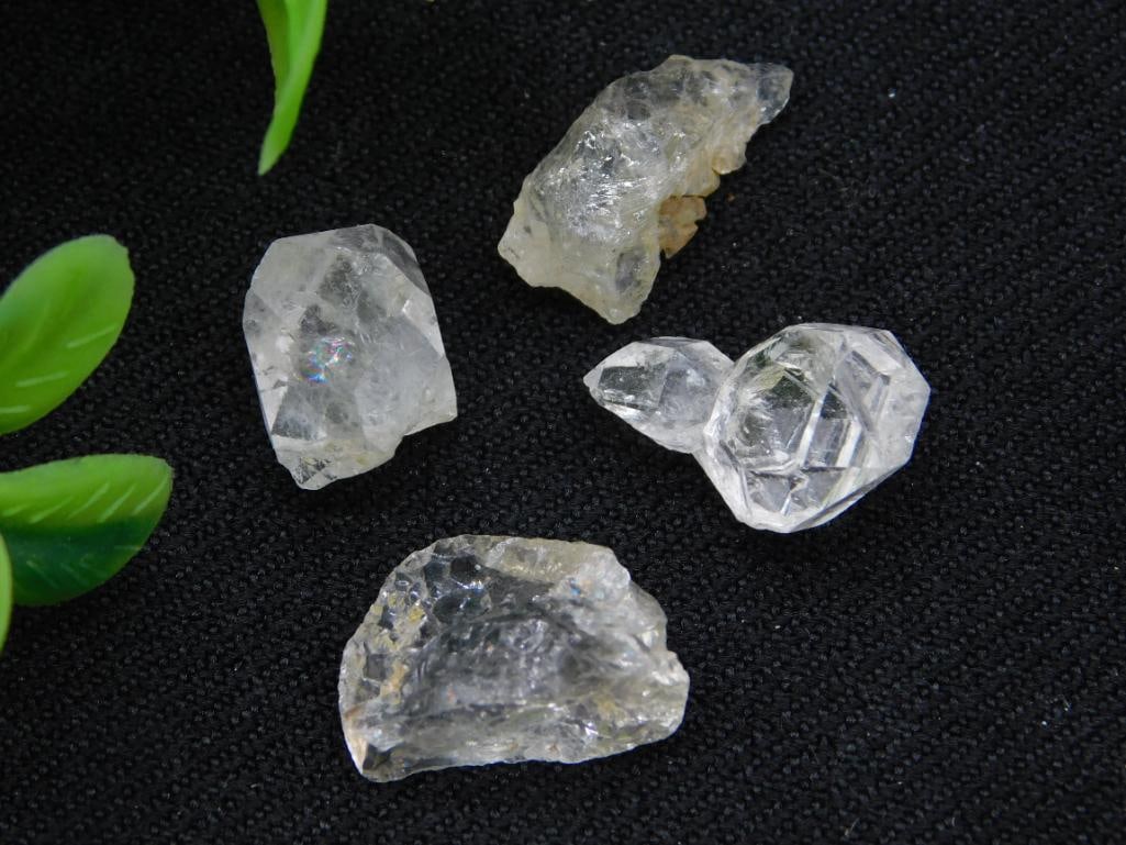 HERKIMER DIAMONDS ROCK STONE LAPIDARY SPECIMEN: HERKIMER DIAMONDS ROCK STONE LAPIDARY SPECIMEN - Part of our Discover Golden Attic, Crystals and Gems auction at HATMAN'S Auctions! Please see photos for measurements and condition. YES, we have
