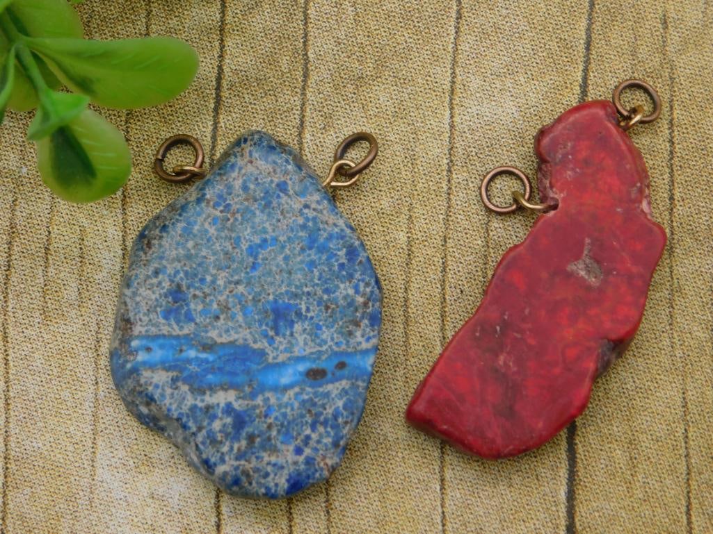 IMPRESSION JASPER PENDANTS ROCK STONE LAPIDARY SPECIMEN: IMPRESSION JASPER PENDANTS ROCK STONE LAPIDARY SPECIMEN - Part of our Discover Golden Attic, Crystals and Gems auction at HATMAN'S Auctions! Please see photos for measurements and condition. YES, we