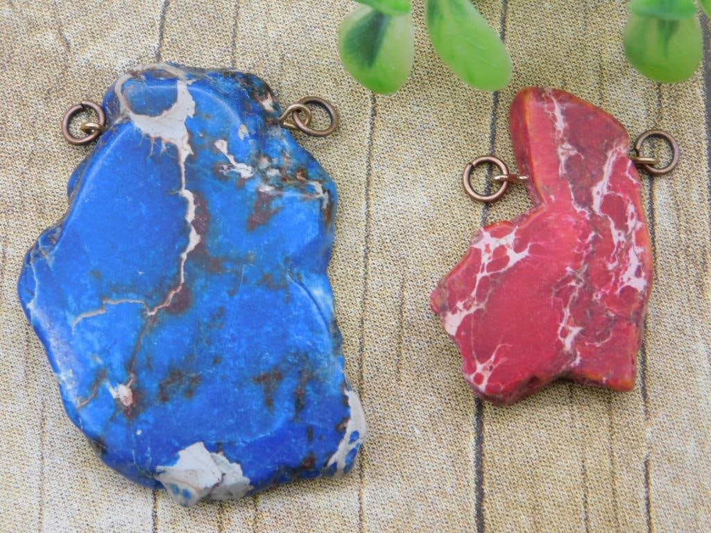 IMPRESSION JASPER PENDANTS ROCK STONE LAPIDARY SPECIMEN: IMPRESSION JASPER PENDANTS ROCK STONE LAPIDARY SPECIMEN - Part of our Discover Golden Attic, Crystals and Gems auction at HATMAN'S Auctions! Please see photos for measurements and condition. YES, we