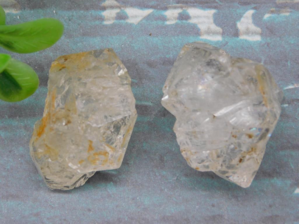 HERKIMER DIAMONDS ROCK STONE LAPIDARY SPECIMEN: HERKIMER DIAMONDS ROCK STONE LAPIDARY SPECIMEN - Part of our Discover Golden Attic, Crystals and Gems auction at HATMAN'S Auctions! Please see photos for measurements and condition. YES, we have