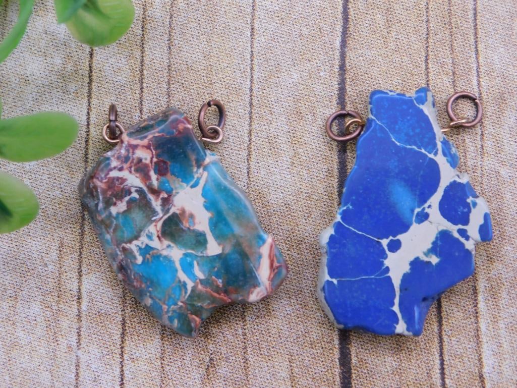 IMPRESSION JASPER PENDANTS ROCK STONE LAPIDARY SPECIMEN: IMPRESSION JASPER PENDANTS ROCK STONE LAPIDARY SPECIMEN - Part of our Discover Golden Attic, Crystals and Gems auction at HATMAN'S Auctions! Please see photos for measurements and condition. YES, we