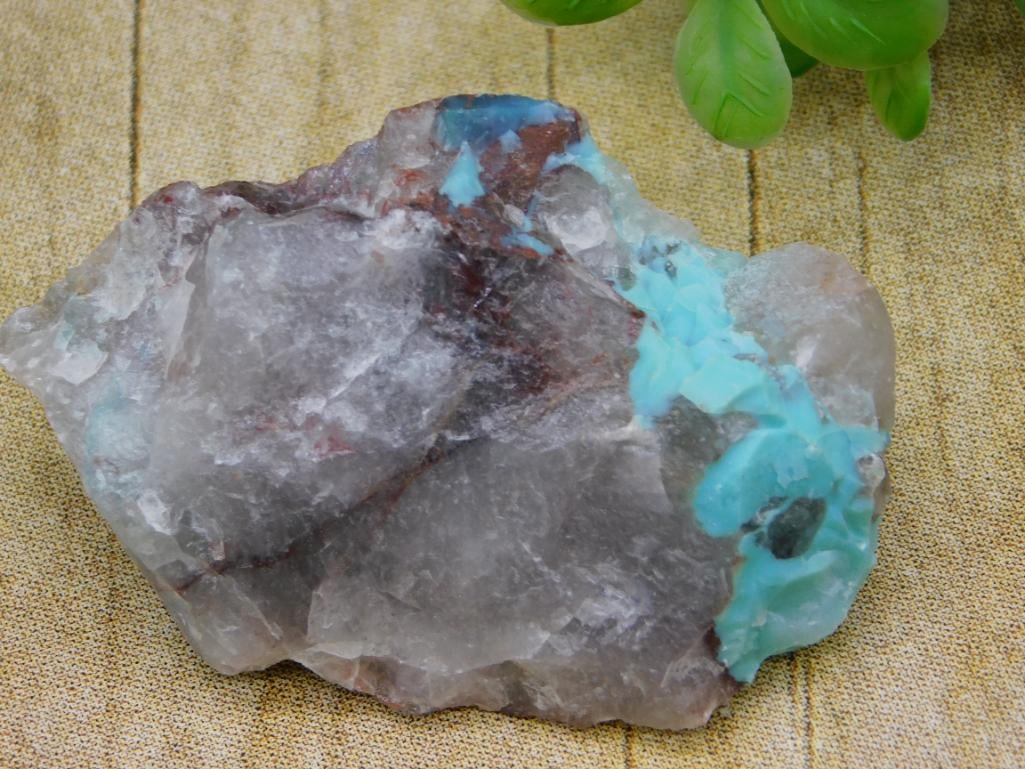 GEM SILICA ROCK STONE LAPIDARY SPECIMEN: GEM SILICA ROCK STONE LAPIDARY SPECIMEN - Part of our Discover Golden Attic, Crystals and Gems auction at HATMAN'S Auctions! Please see photos for measurements and condition. YES, we have in-house