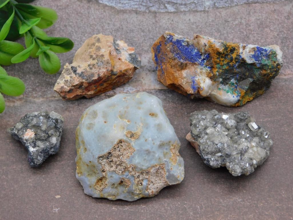 AZURITE ROCK STONE LAPIDARY SPECIMEN: AZURITE ROCK STONE LAPIDARY SPECIMEN - Part of our Discover Golden Attic, Crystals and Gems auction at HATMAN'S Auctions! Please see photos for measurements and condition. YES, we have in-house